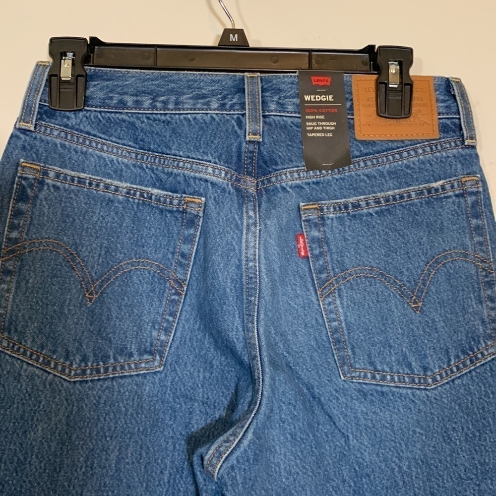 NWT Levis’ Premium Wedgie High Rise Tapered Leg Cotton Jeans, 27 waist - Picture 4 of 10